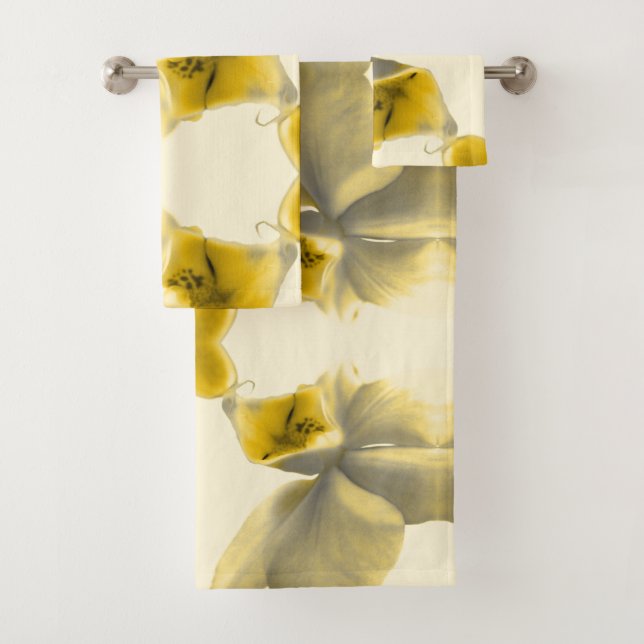 Artistic Flower in Yellow Tones Bath Towel Set (Insitu)