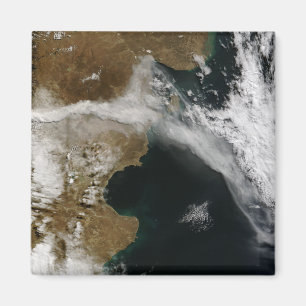 Ash plume from eruption of Chaiten volcano, Chi Magnet
