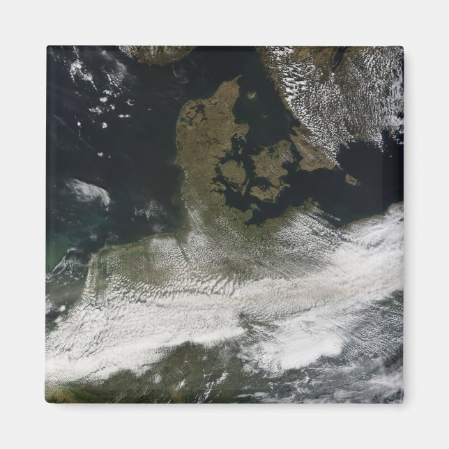Ash plume from Eyjafjallajokull Volcano 2 Magnet (Front)