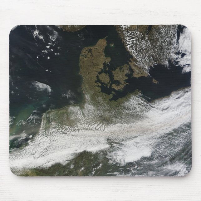 Ash plume from Eyjafjallajokull Volcano 2 Mouse Mat (Front)