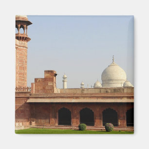 Asia, India, Uttar Pradesh, Agra. The Taj 6 Magnet