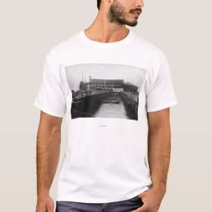 Astoria, Oregon view of Fisherman's Packing T-Shirt