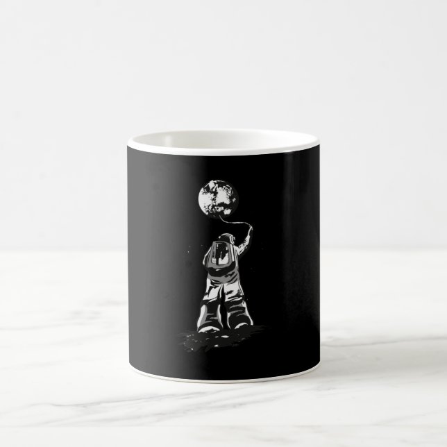 ASTRONAUT AND MOON COFFEE MUG (Center)