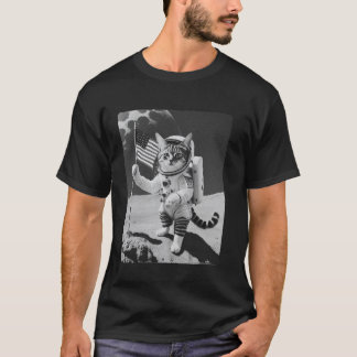 Astronaut Cat Planting US American Flag On Moon Ca T-Shirt