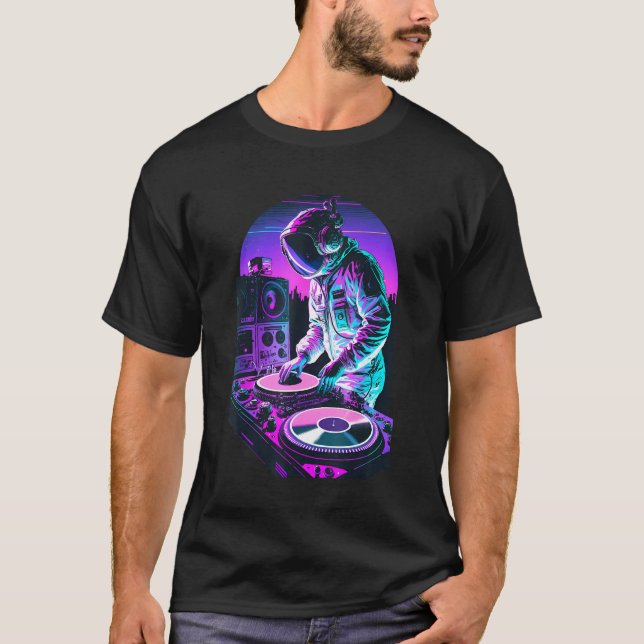 Astronaut DJ DJing in Space EDM cool Graphic Vapor T-Shirt (Front)