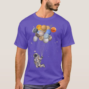 Astronaut in the outer Space holding planets ballo T-Shirt