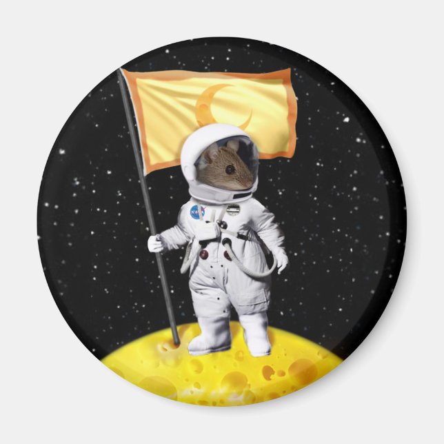 Astronaut Mouse on the Moon Magnet (Front)
