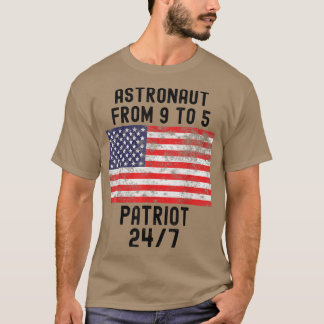 Astronaut Patriot  Patriotic 4th of July USA Flag  T-Shirt