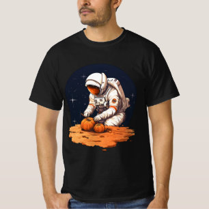 Astronaut Pumpkin Carving on Mars – Cosmic Hallowe T-Shirt