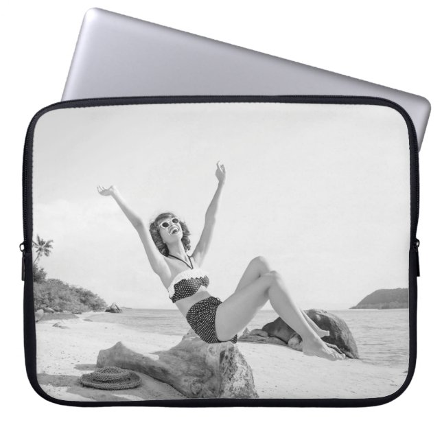 Attractive young woman in bikini on the beachvinta laptop sleeve (Front)