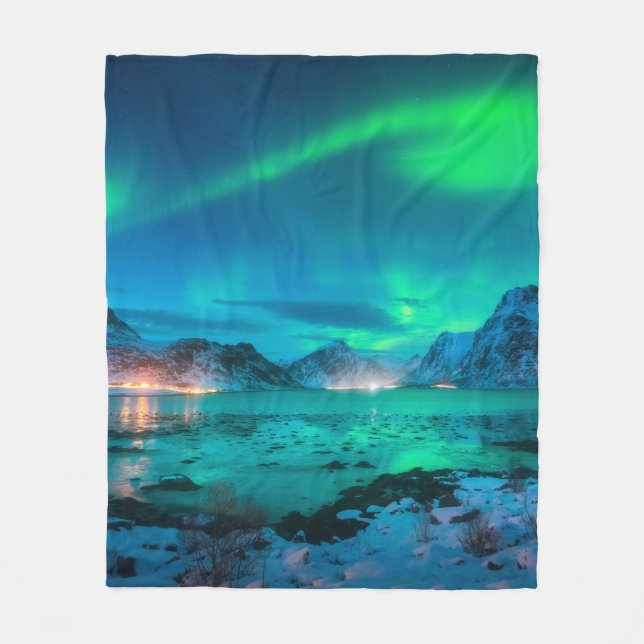 Aurora borealis over the sea coast, snowy mountain fleece blanket (Front)