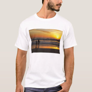 Australia, Queensland, Gold Coast, Surfers at T-Shirt