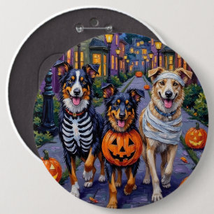 Australian Shepherd Trick-or-Treating in Halloween 6 Cm Round Badge