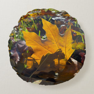 Autumn leaf in the sun round cushion