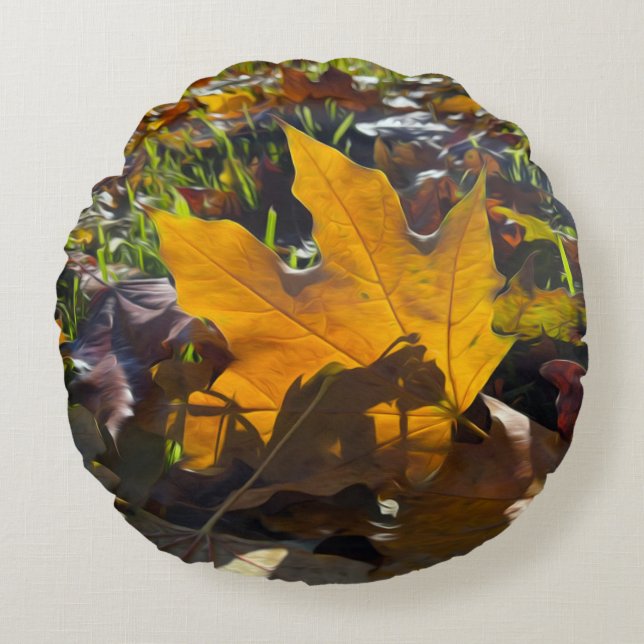 Autumn leaf in the sun round cushion (Front)