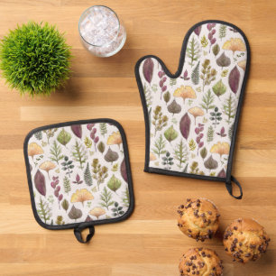 Autumn Leaves and Ferns on Off-White Oven Mitt & Pot Holder Set
