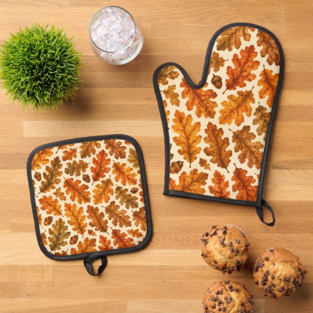 Autumn Oak Leaves Pattern | Cosy Nature Aesthetic Oven Mitt & Pot Holder Set (Top Down)