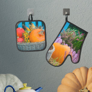 Autumn pumpkins, berries and garden flowers oven mitt & pot holder set
