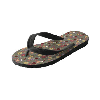Autumn's Floral Embrace Green Background Kid's Flip Flops