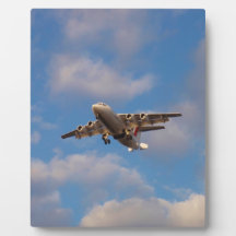 Avro RJ85 Jet Landing