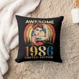 Awesome Since 1986 Retro 40th Women's Birthday  Cushion