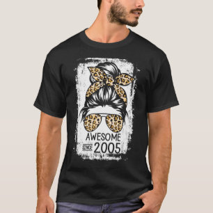 Awesome Since 2005 Vintage 2005 17th Birthday 17 Y T-Shirt