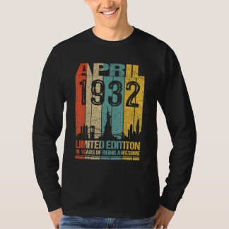 Awesome Since April 1932 90th Birthday Vintage Ret T-Shirt
