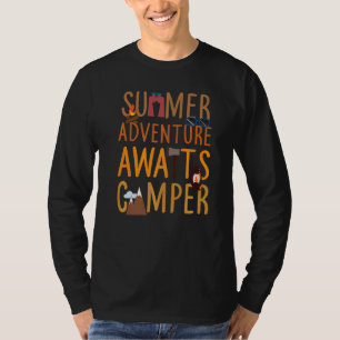 Awesome Summer Adventure Awaits Camper Camping Des T-Shirt