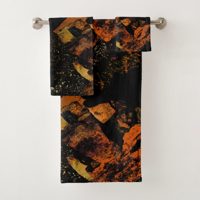 awesome towel set with abstract design (Insitu)