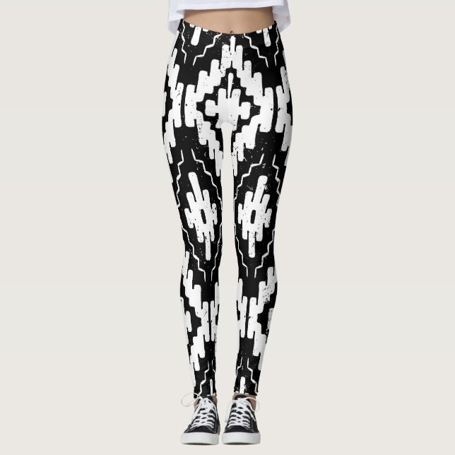 Aztec Black-White: Vintage Ethnic Print. Leggings (Front)