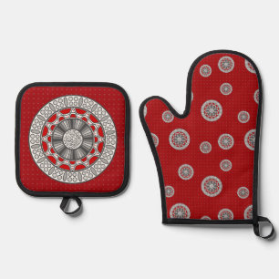 Aztec Meets Alien Oven Mitt & Pot Holder Set