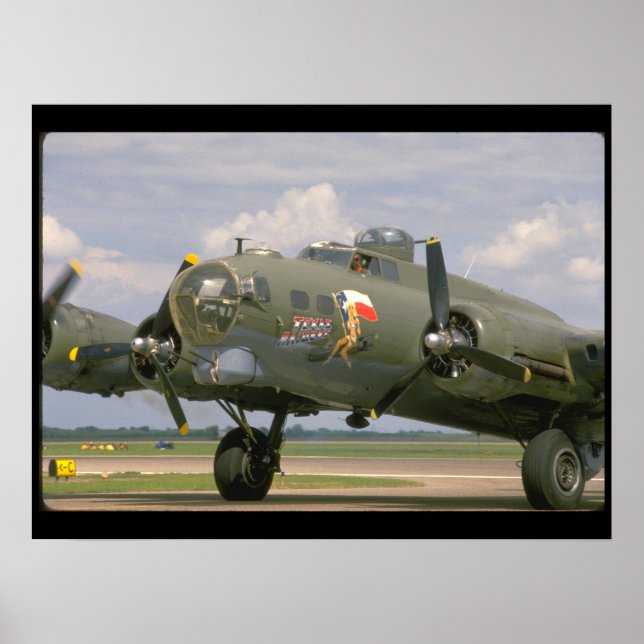 B17 Closeup, Front Left_WWII Planes Poster (Front)