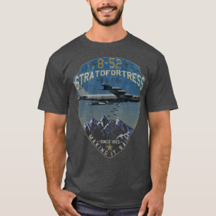 B52 Stratofortress Making it Rain Since 1955 Vinta T-Shirt