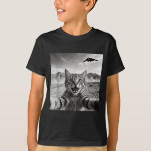 B-2 bomber stealth flyover usa ufo aircraft funny T-Shirt
