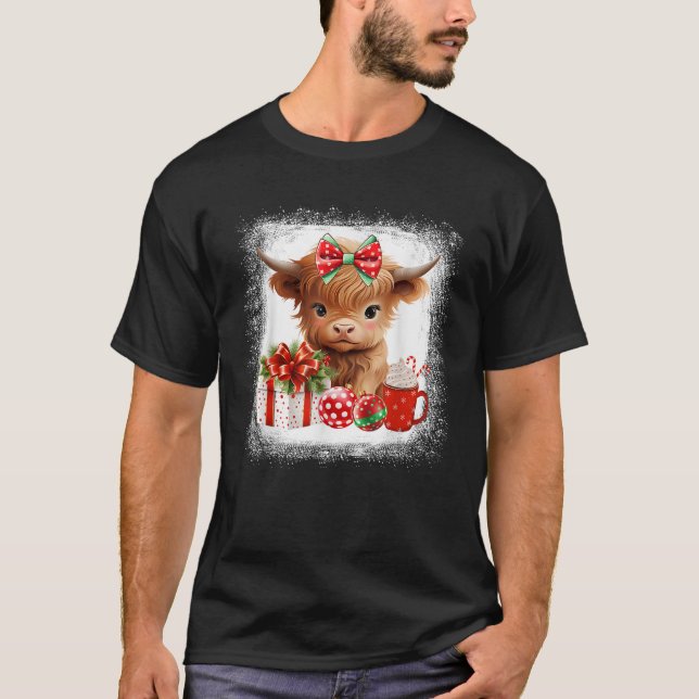Baby Highland Cow Merry Christmas Farmer Cute Cow  T-Shirt (Front)