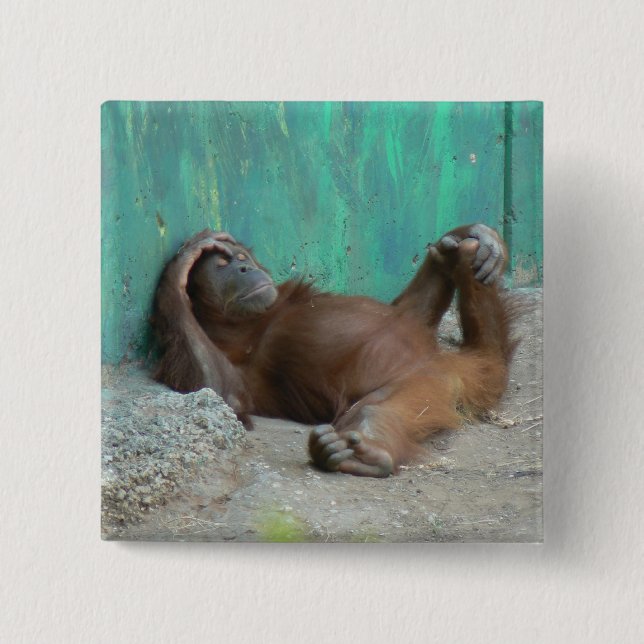 Baby orangutang resting 15 cm square badge (Front)