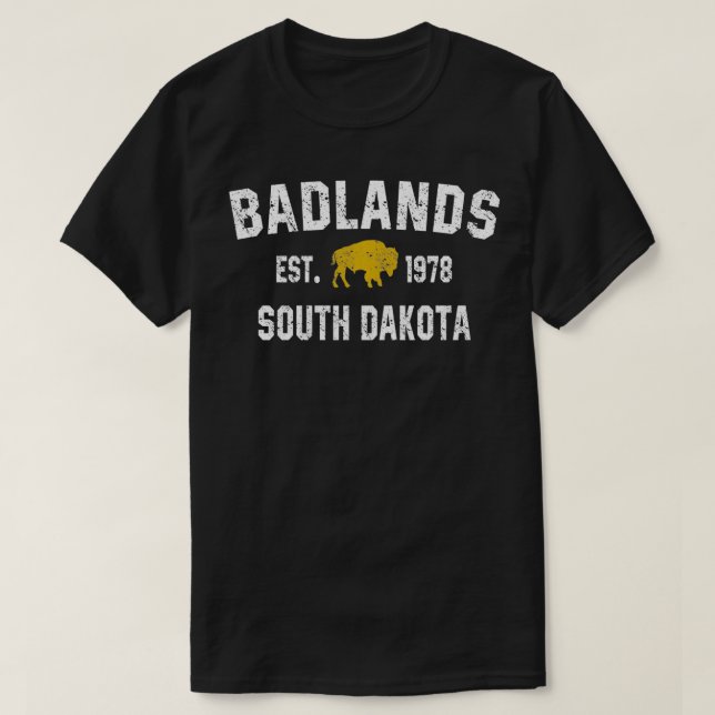 Badlands National Park South Dakota Hiking Distres T-Shirt (Design Front)