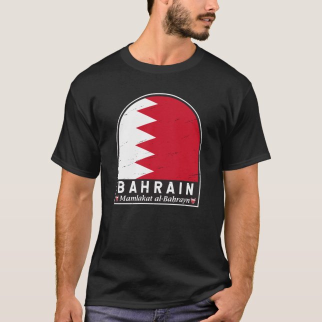 Bahrain Flag Emblem Distressed Vintage T-Shirt (Front)