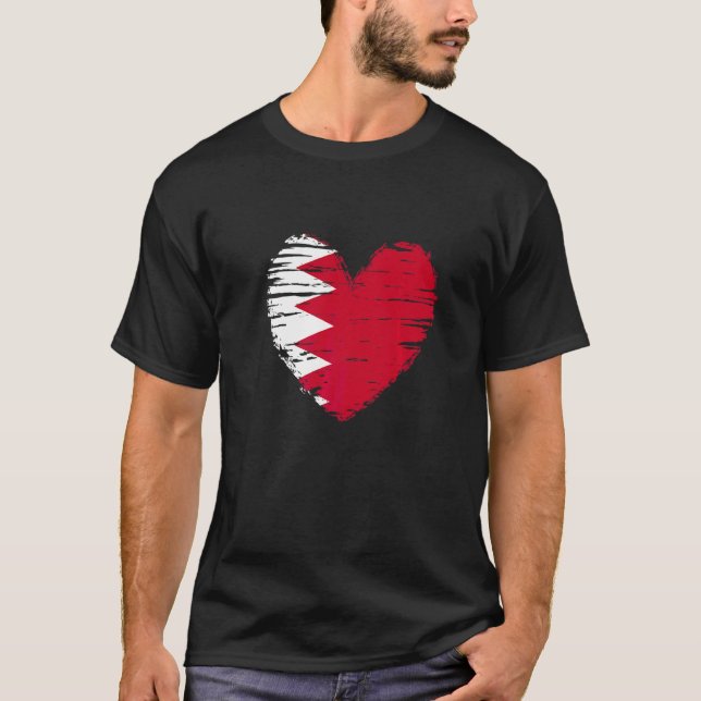 Bahrain Heart Bahraini Flag Bahraini Pride T-Shirt (Front)