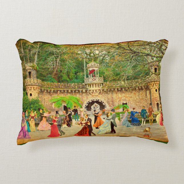 Bailando vals en la Quinta da Regaleira (Portugal) Decorative Cushion (Front)