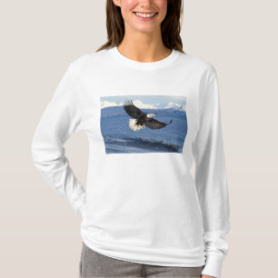 bald eagle, Haliaeetus leuccocephalus, in flight T-Shirt