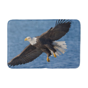 Bald eagle in flight bath mat
