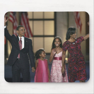Barak Obama family wave at the last night of Mouse Mat