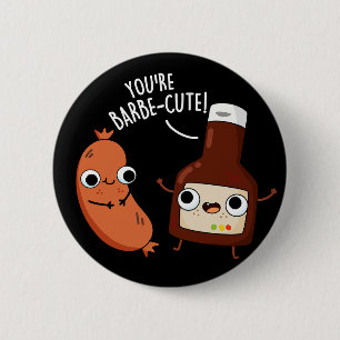 Barbe-cute Funny Barbecue Pun Dark BG 6 Cm Round Badge