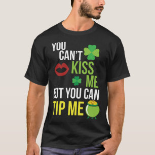 Bartender St Patricks Day Waitress Waiter Server T-Shirt