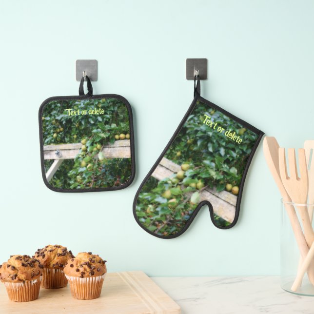 Bartlett Pears On Tree Personalised Oven Mitt & Pot Holder Set (Insitu(Hanging))