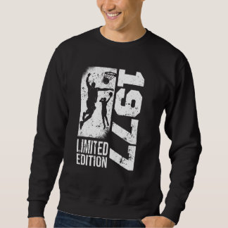 Basketball-Players Vintage born 1977 Birthday Bask Sweatshirt