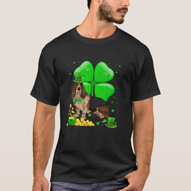 Basset Hound Dog Lucky Charm St. Patrick's Day Par T-Shirt (Front)