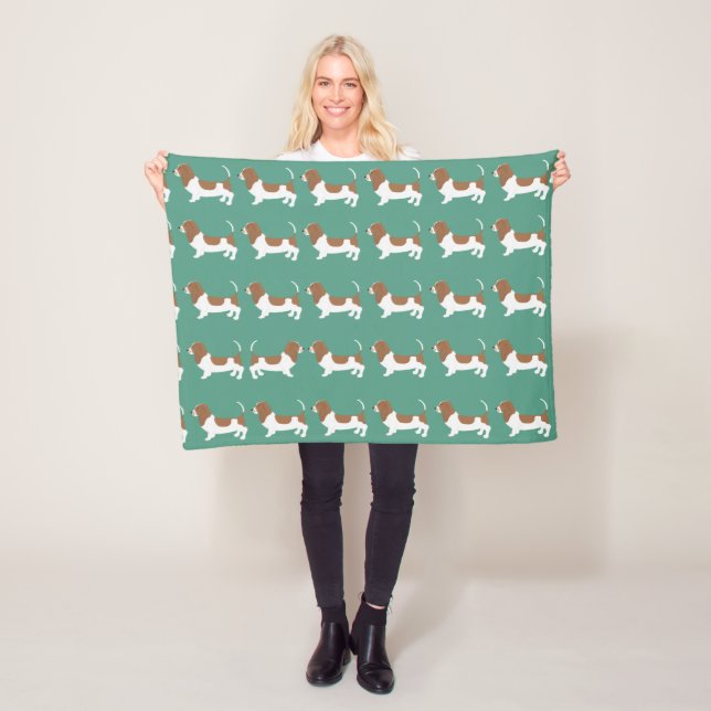 Basset Hound Small Fleece Blanket (In Situ)