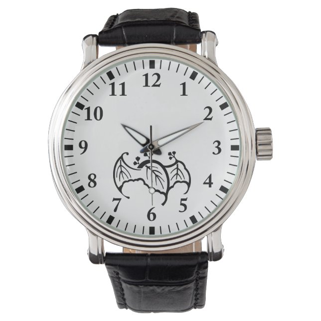 Bat-shaped paulownia watch (Front)